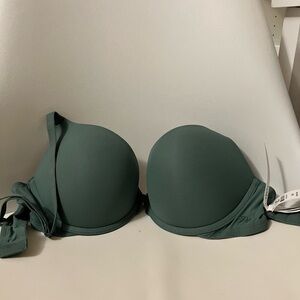 PINK Victoria's Secret Green T-Shirt Bra with Adjustable Straps